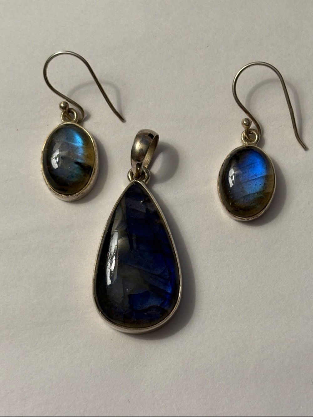 Labradorite Teardrop Pendant and Oval Earrings Set - Blue